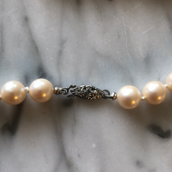 Costume Vintage Pearl Necklace - Picture 7 of 8